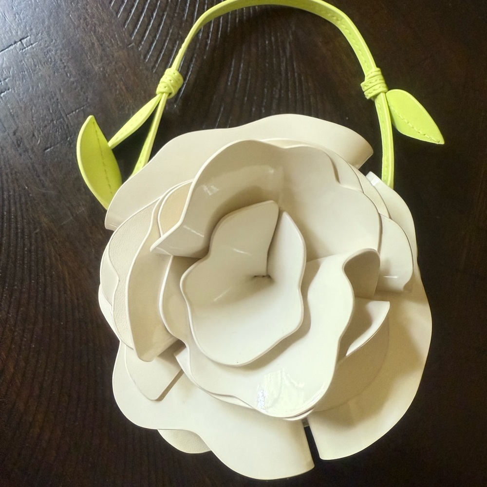 Kate Spade Flora Patent Leather 3D Wristlet